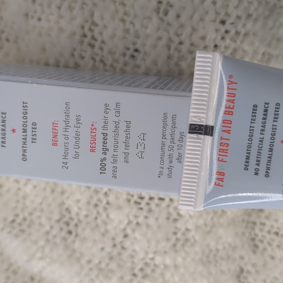 First Aid Beauty Hydrating Eye Cream with Hyaluronic Acid, 15ml/0.50fl oz - Picture 2 of 11